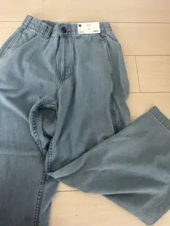 GU ライトデニムバレルレッグイージーパンツ Sサイズのサムネイル