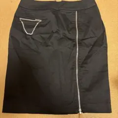黒いタイトスカート ジップスリット付き　ストーンのサムネイル