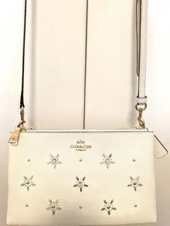 COACH オフホワイト系ビジュー付ショルダーバッグ