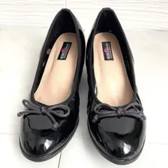 極美品✨パンプス ViVifleurs 黒 23.5cm リボン ウェッジソールのサムネイル