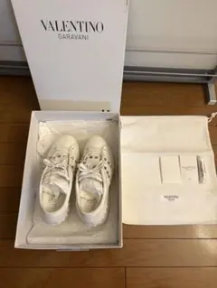 【ぽんす様】ヴァレンティノ　VALENTINO ロックスタッズ　厚底 スニーカーのサムネイル