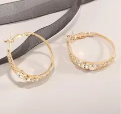 ピアス　プレゼント　ビッグフープ　ゴールド ♥️新商品♥️おしゃれ　レディース