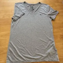 Nike グレー Vネック Tシャツ
