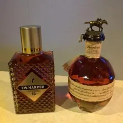 Blanton's ウイスキー空瓶と馬のフィギュア台座セット Blanton's ウイスキー空瓶と馬のフィギュア台座セット