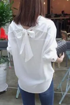 新品M バックリボンデザイン★大人キレイめＶネックブラウス♪白　M