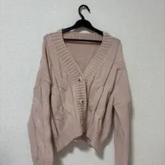 ピンク Vネック ケーブル編み ニット