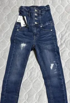 【新品タグ付13,000円】EMODAエモダ　ハイウエストダメージデニムジーンズ