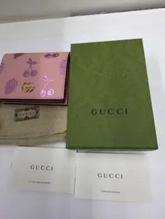 未使用　GUCCI 二つ折り財布 ピンク チェリー ストロベリーのサムネイル