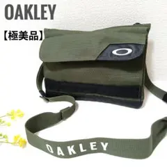 【極美品】OAKLEY オークリーメンズサコッシュ（ショルダーバッグ）軽量カーキのサムネイル
