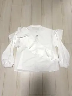 【GRL】フリルブラウス 新品タグ付きのサムネイル