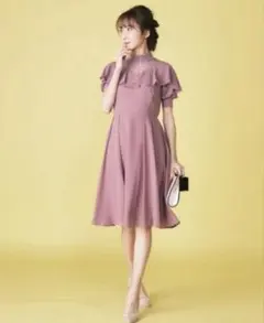 フリル付きピンクAラインパーティードレス 膝下