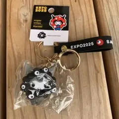 万博サンリオ 黒ミャクミャクなりきりキーホルダー立体マスコット　クロミ