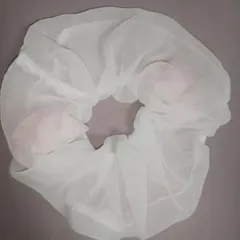 장미가 가득한 스크런치