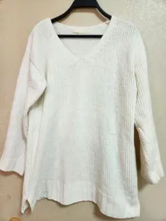 earth music&ecology Vネックセーター ホワイト