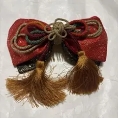 リボン型髪飾り 赤と黒 房付き　成人式卒業式