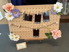 ウェルカムスペース　チェキコーナー　木製ディスプレイボード 花飾り付き