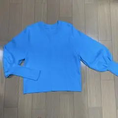青いバルーン袖クルーネックニットS 春秋用