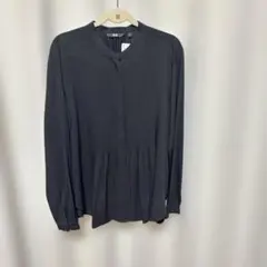 新品タグ付　ユニクロ　黒ブラウス　レディースSサイズ