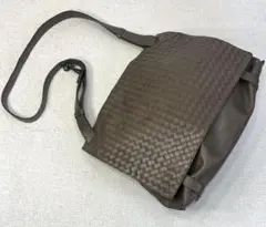 ボッテガヴェネタ ショルダーバッグ イントレチャート 茶 斜めがけ 男女兼用