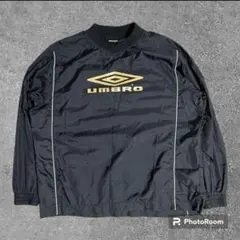 【90s UMBRO】ナイロンプルオーバー　ピステ　デサント社製　oasis