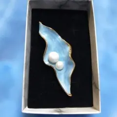 【新入荷】No.54　青いエナメルと真珠のブローチ