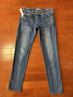 SOMETHING サムシング テーパードスキニー デニム SKY37 新品