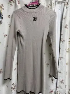 リブ編みベージュ長袖ミニワンピース　Chico