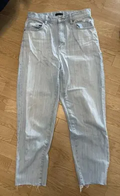 UNIQLO ペグトップハイライズジーンズ　26