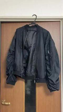 レディース 黒ブルゾン 袖取り外し可能