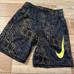 110 NIKE Dri-FIT ハーフパンツ 総柄 Mサイズ