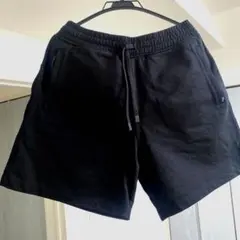 ZARAメンズ 黒いカジュアルショートパンツ
