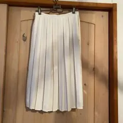 GU ジーユー　プリーツスカート