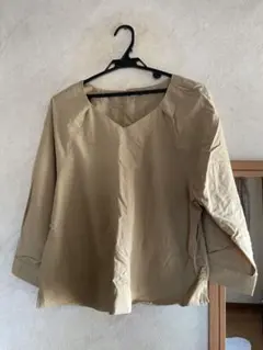 GREEN LABEL RELAXING ベージュVネック五分袖シャツ