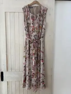 美品　ローラアシュレイ ストレッチワンピース 花柄 美品 ローラアシュレイ 734 ストレッチワンピース 花柄 グリーン