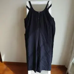 黒いサロペット・オールインワン