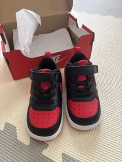 Nike ベビーシューズ 赤黒 スニーカー