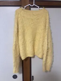 イエロー　長袖セーター　ニット
