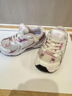 【日本未入荷】New Balance ランニングシューズ ホワイト/ピンク