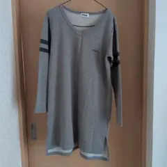 FILA レディース Vネック グレー