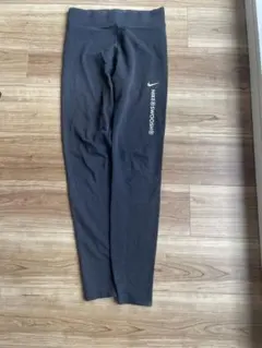 Nike グレー タイツ ロゴ入り