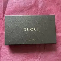 美品　GUCCI グッチ　ギフトボックス　空箱　エンボス加工