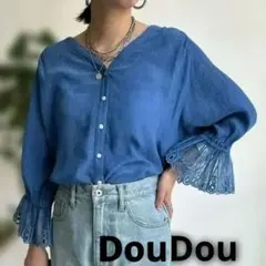 DOUDOU ドゥドゥ 袖レース付きVネックシャツ DouDouのサムネイル