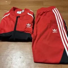 adidasジップジャージ赤と黒セットアップ