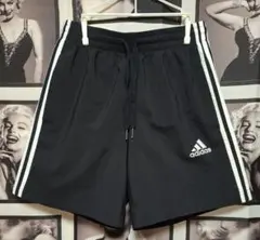 adidas ブラック ショートパンツ 3本ライン