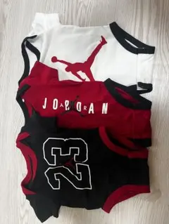 NIKE AIR JORDAN ロンパース 4枚セット 50-56cmのサムネイル