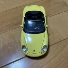 Porsche Boxster ミニカー イエロー 1/24のサムネイル