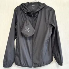 ユニクロ　ポケッタブルUVカットパーカー　ウインドブレイカー　黒　L