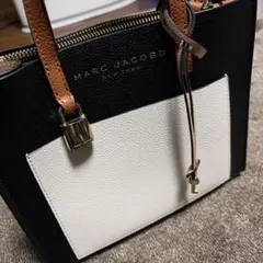 MARC JACOBS 黒白レザーハンドバッグのサムネイル
