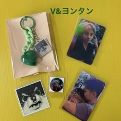 BTS V ヨンタン アクリルキーリング（グリーンハートチャーム付き）カード