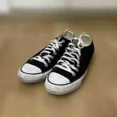 黒 スニーカー